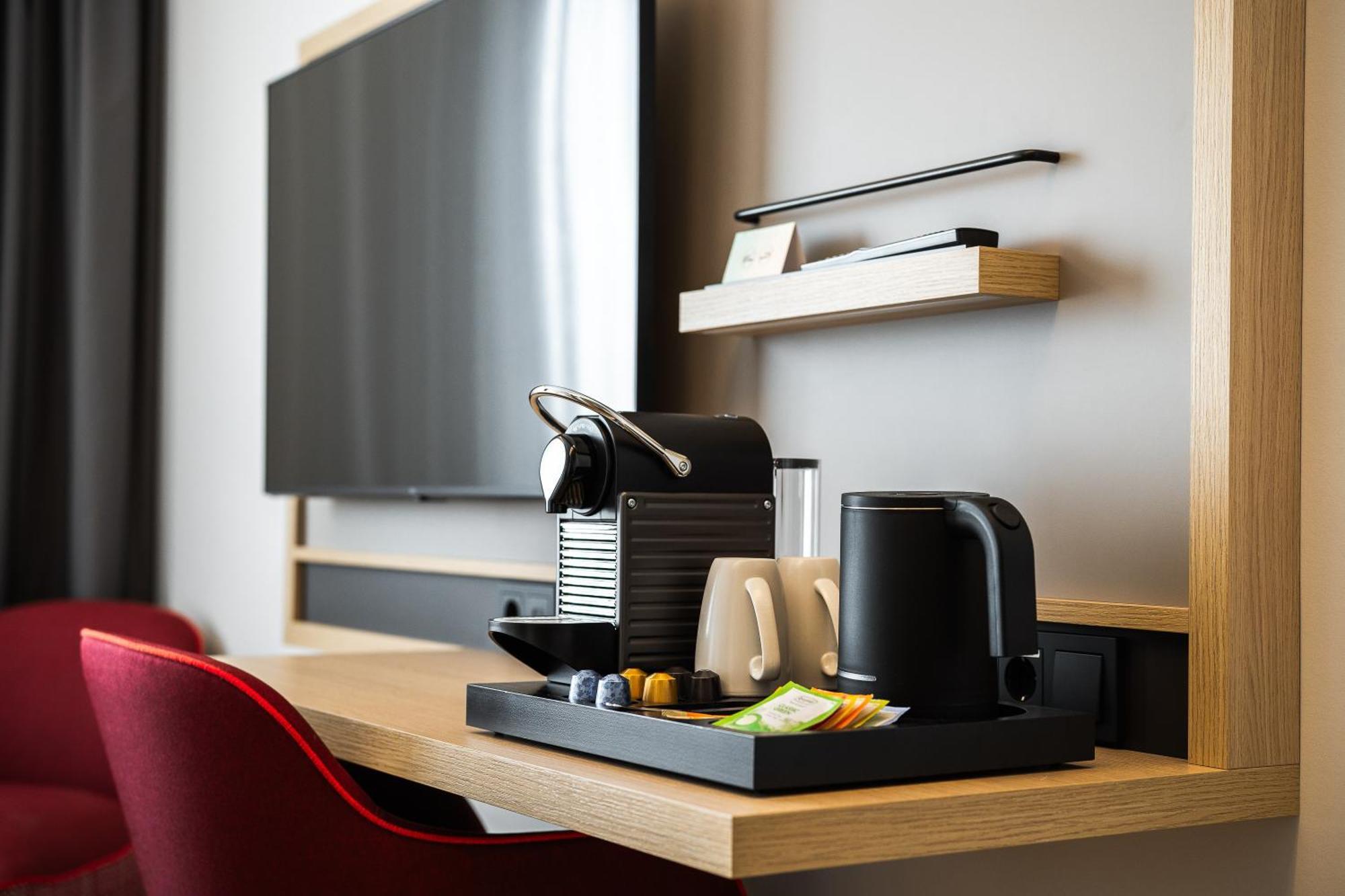 Intercityhotel ブレッダ エクステリア 写真