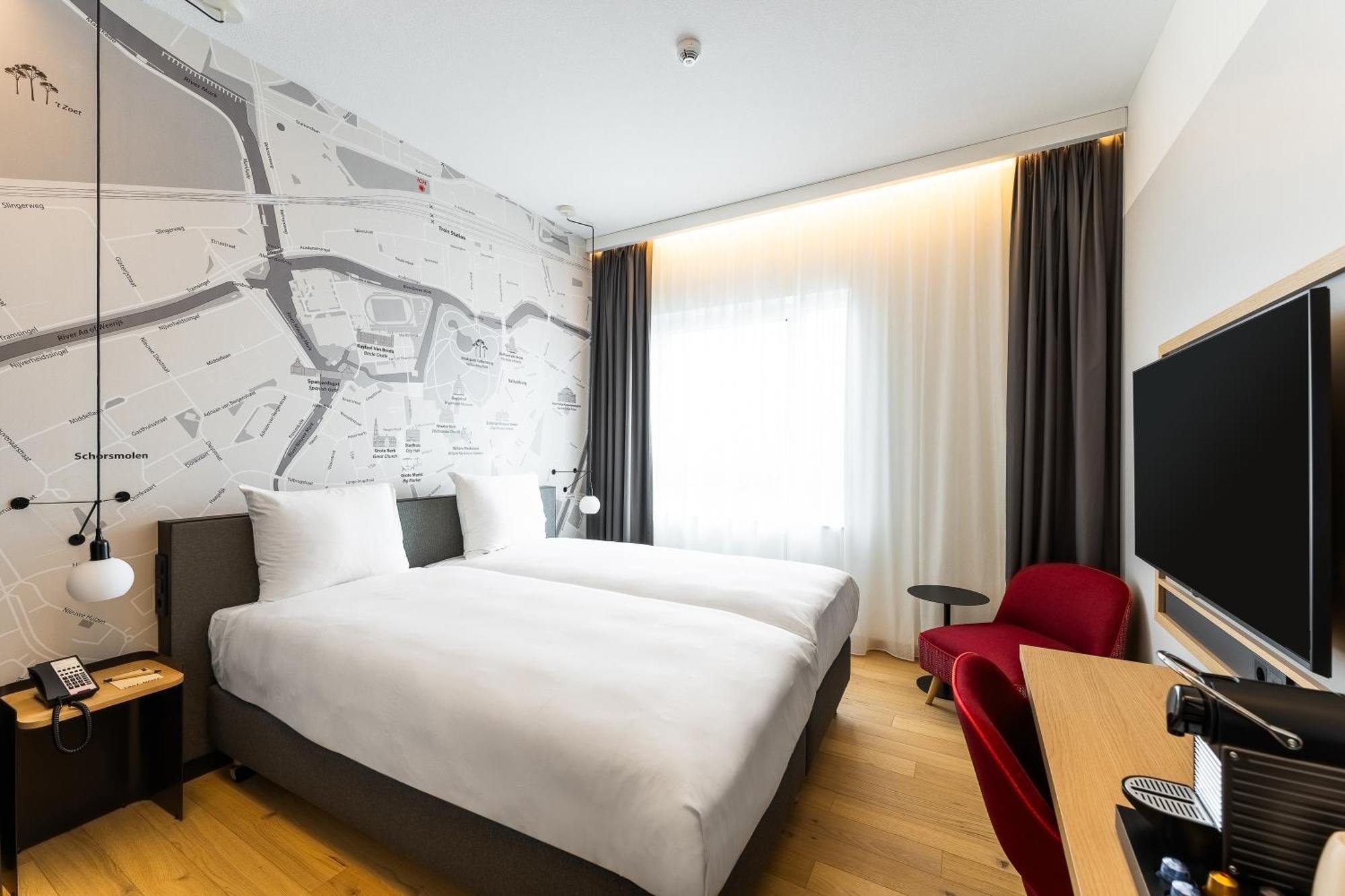 Intercityhotel ブレッダ エクステリア 写真