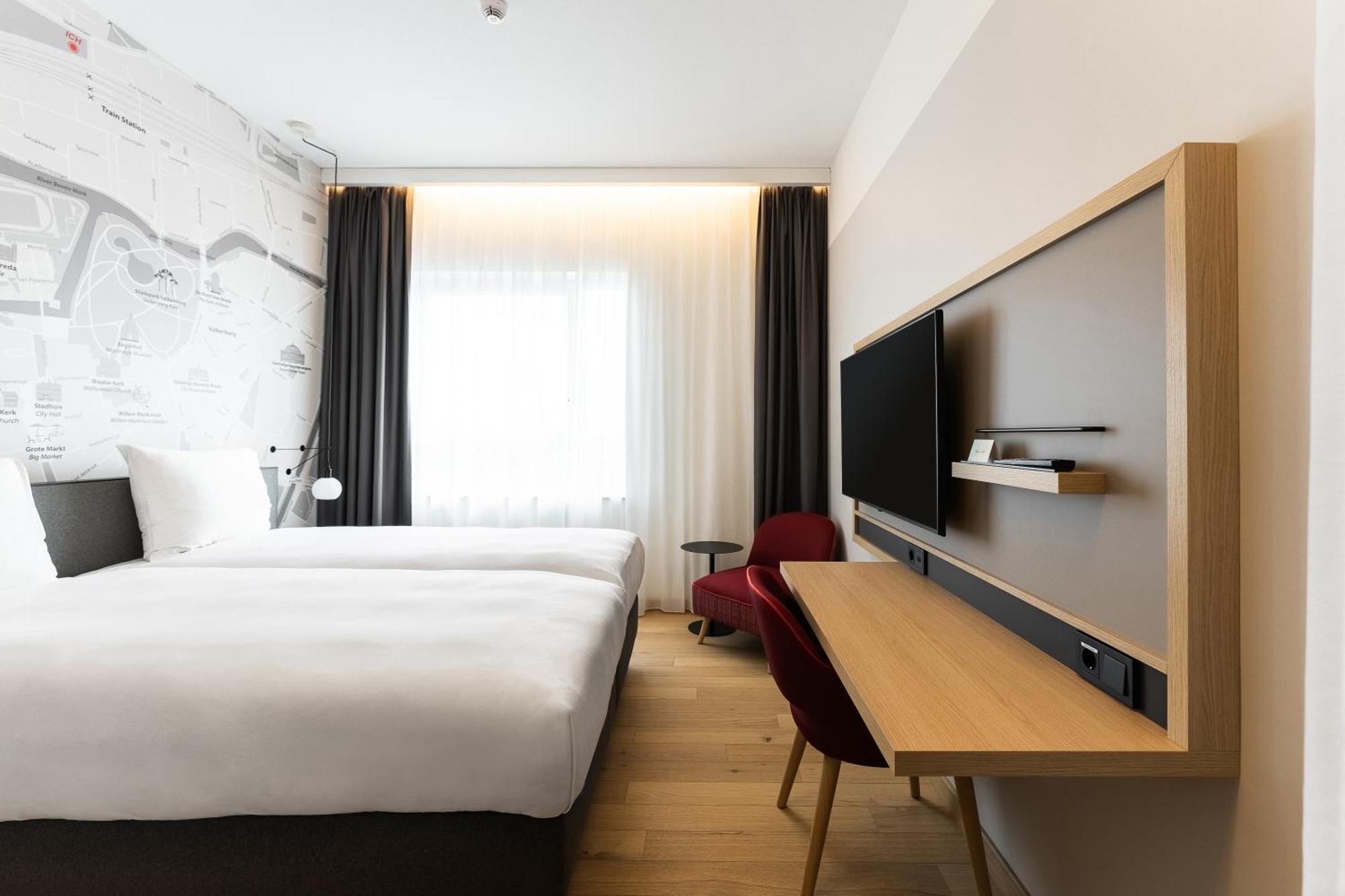 Intercityhotel ブレッダ エクステリア 写真