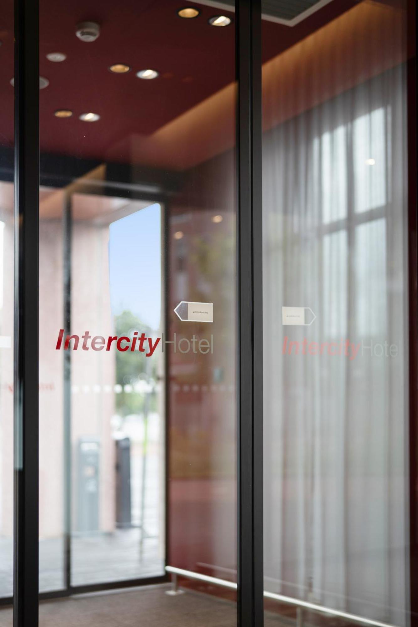 Intercityhotel ブレッダ エクステリア 写真
